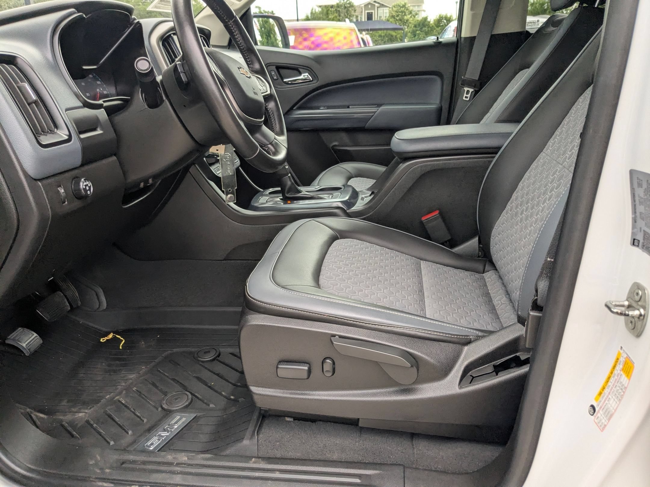 Used 2021 Summit White Chevrolet 2WD Z71 image 9
