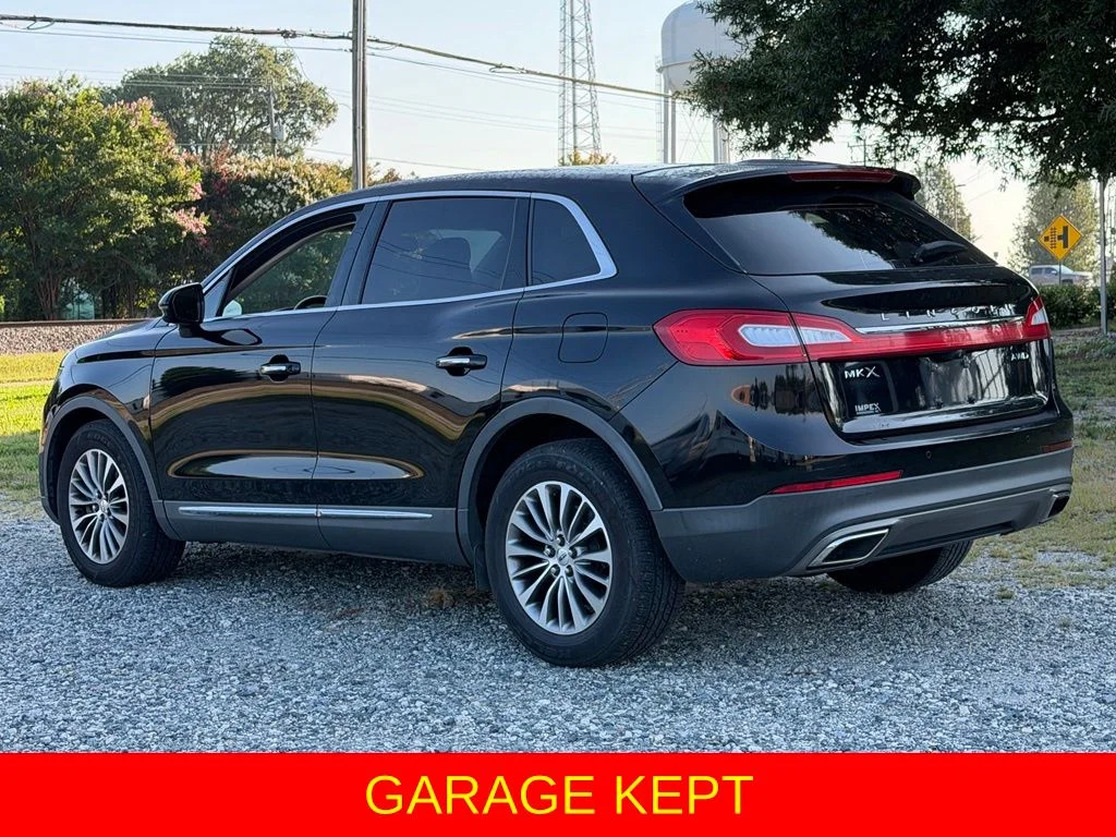 Used 2016 Black Lincoln Select image 8