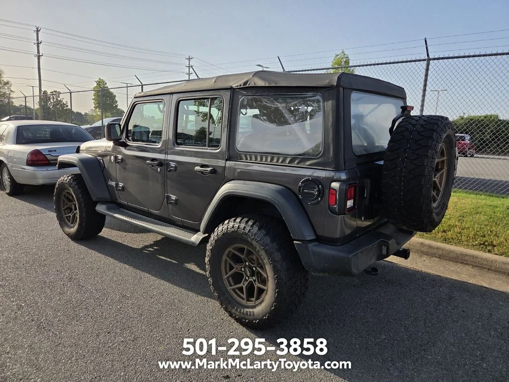 Used 2018 Gray Jeep Unlimited Sport image 6