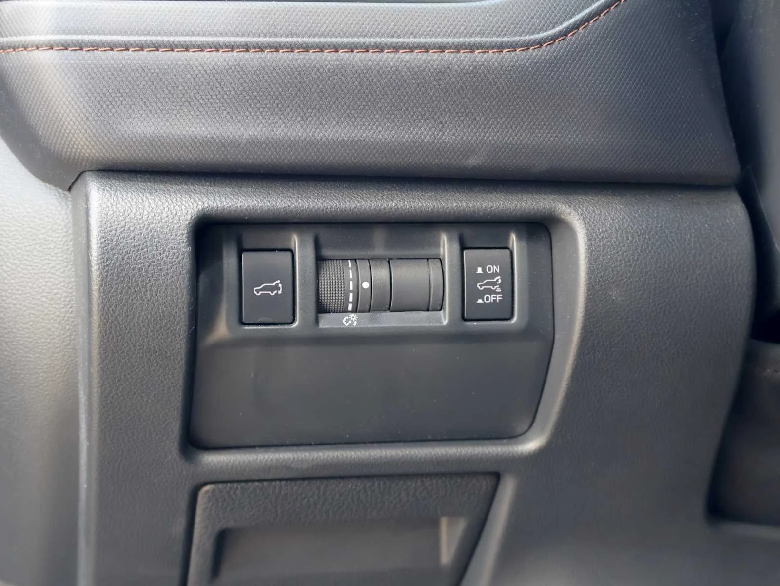 Used 2025 Magnetite Gray Metallic Subaru Touring image 15