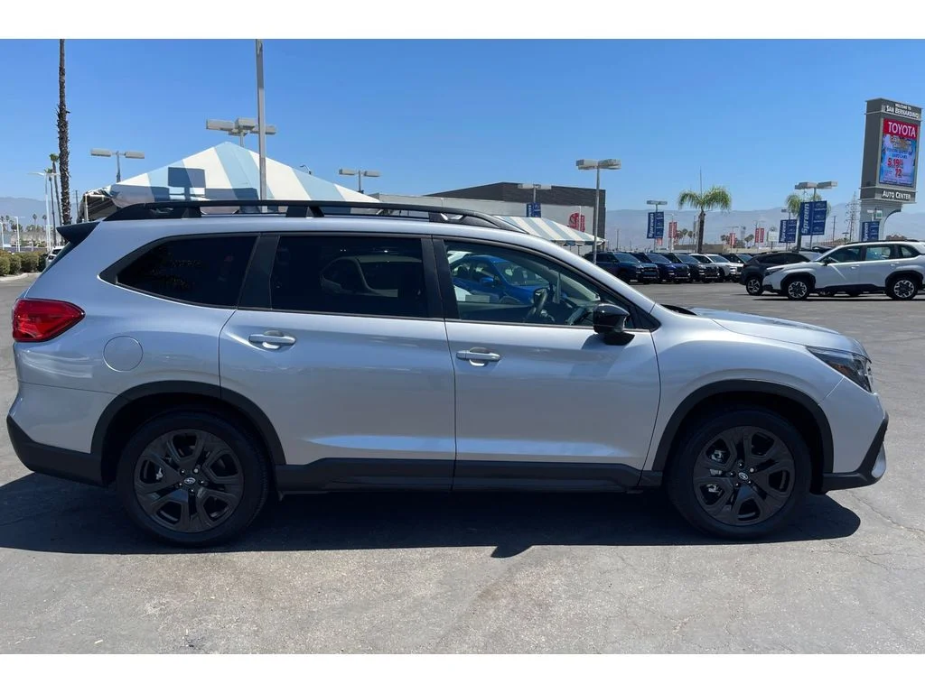 Certified Used 2025 Ice Silver Metallic Subaru Onyx Edition Touring image 7