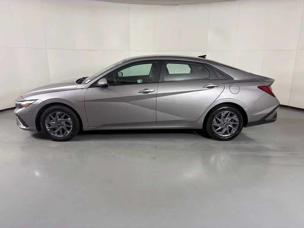 Used 2024 Silver Hyundai SEL image 6