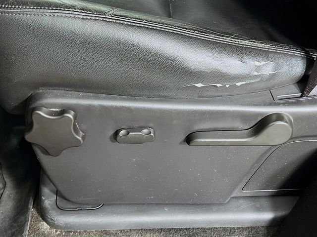 Used 2013 Silver GMC SLE image 11