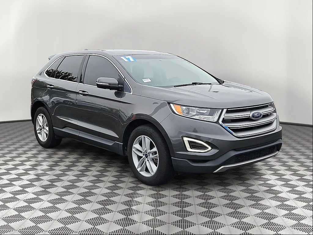 Used 2017 Magnetic Ford SEL image 2