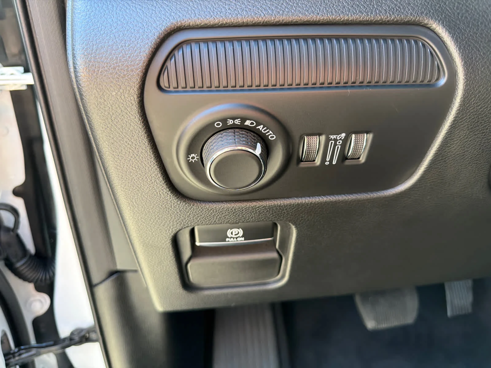 New 2026 Bright White Clear-Coat Exterior Paint Jeep 85th Anniversary image 21