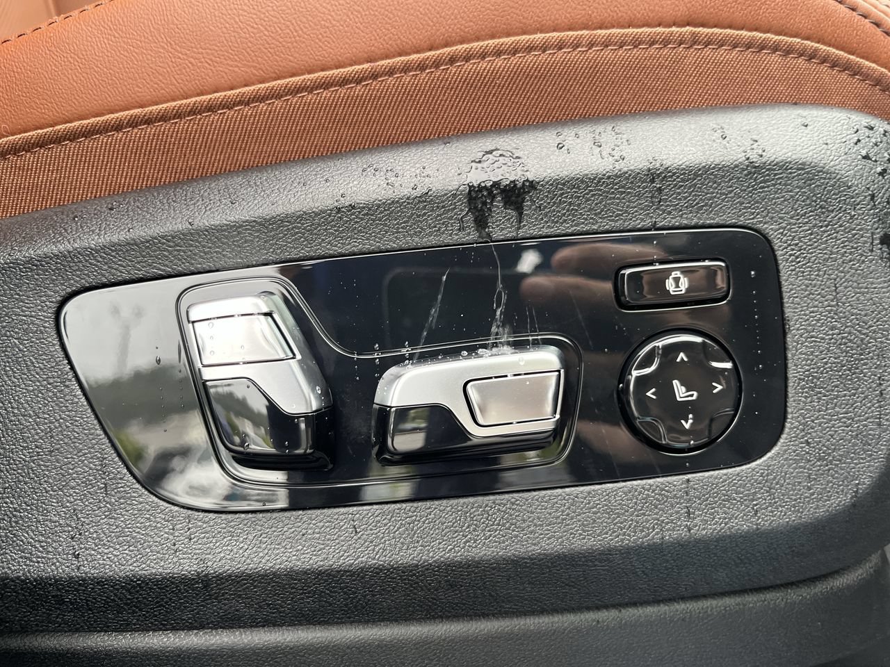 New 2026 Black Sapphire Metallic BMW xDrive40i image 37
