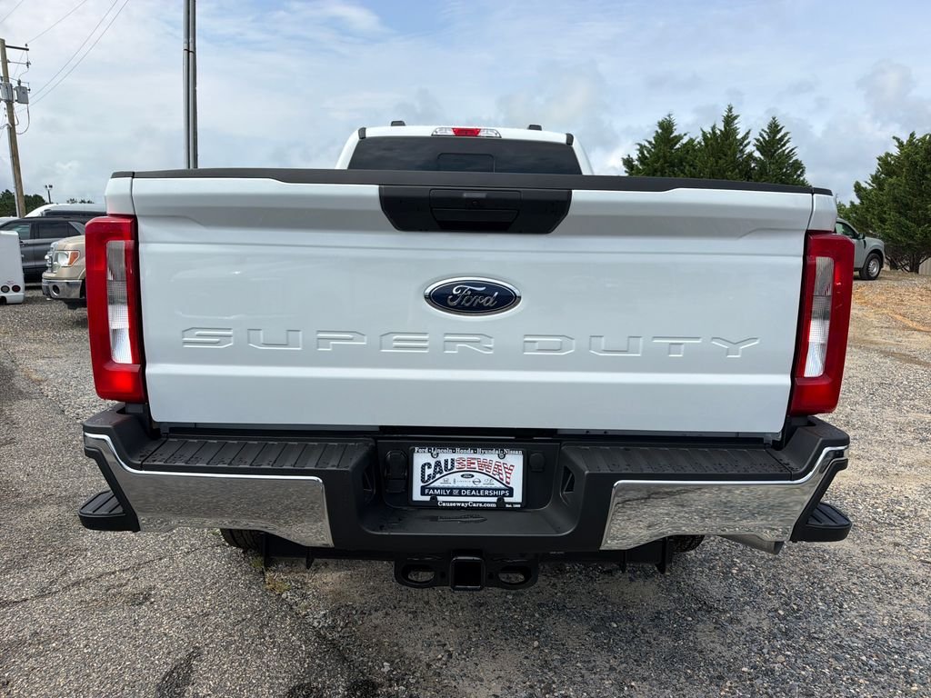 New 2026 Oxford White Ford F-350® XL image 6