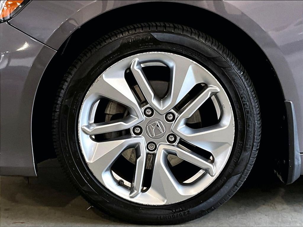 Used 2018 Gray Honda LX image 7