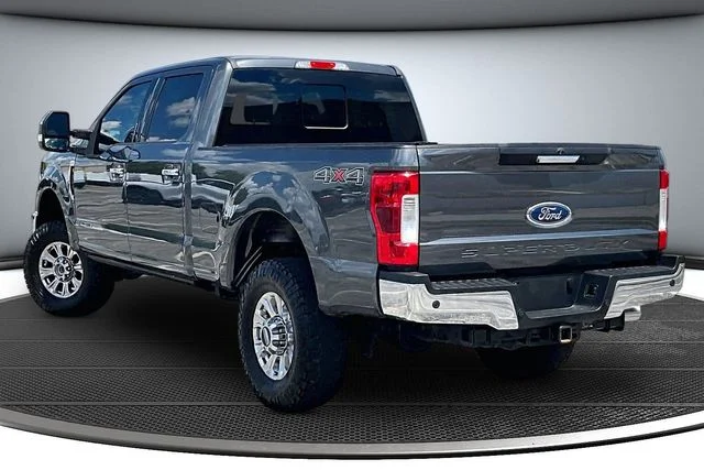 Used 2019 Magnetic Metallic Ford Lariat image 4