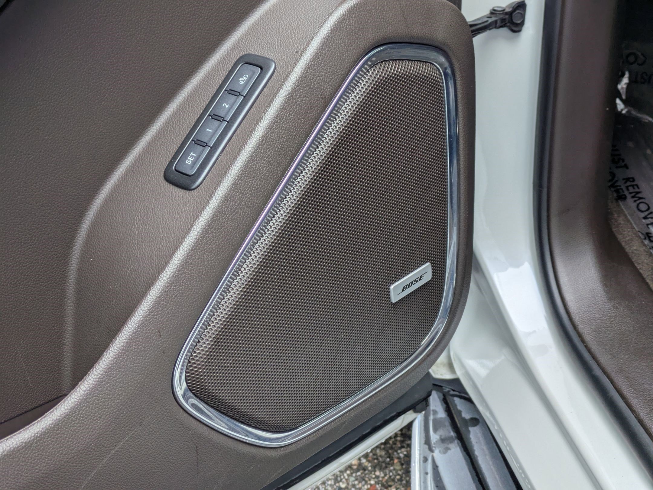 Used 2018 Iridescent Pearl Tricoat Chevrolet Premier image 12