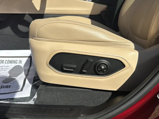 Used 2022 Red Jeep Limited image 18
