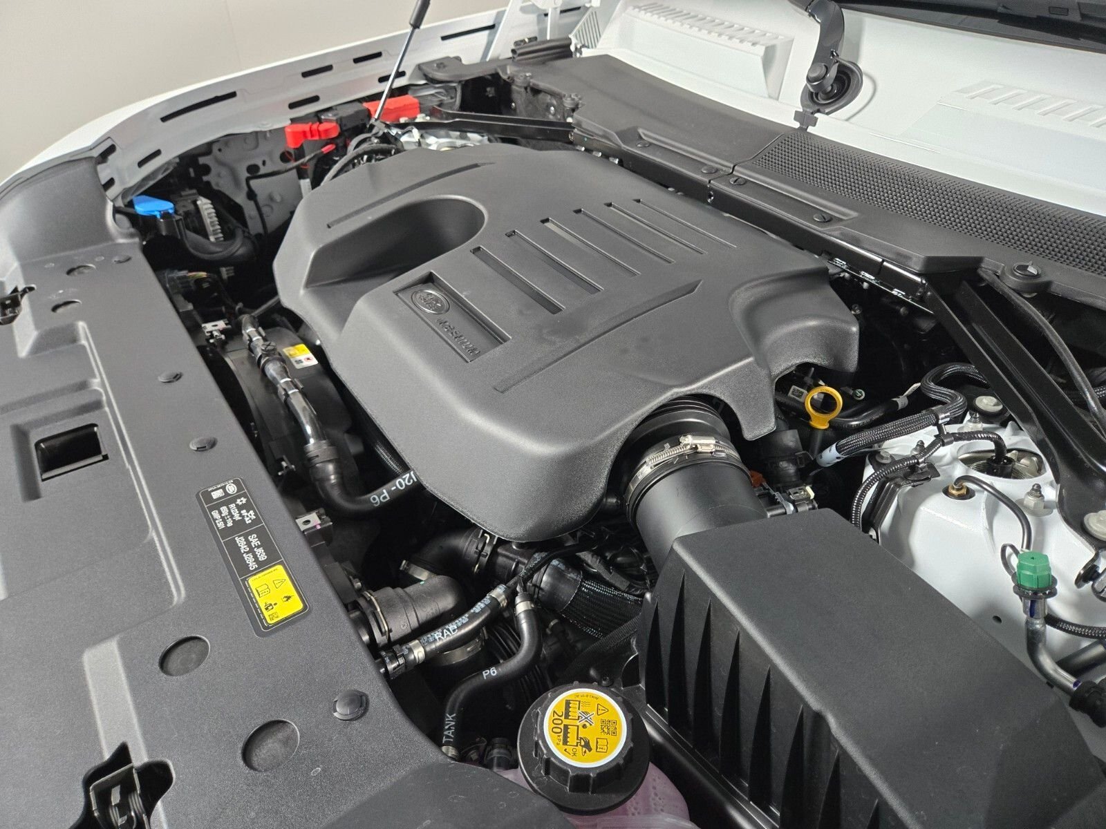 New 2026 Fuji White LAND ROVER X-Dynamic SE image 20