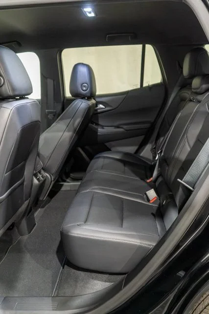 New 2027 Mosaic Black Metallic Chevrolet LT image 10