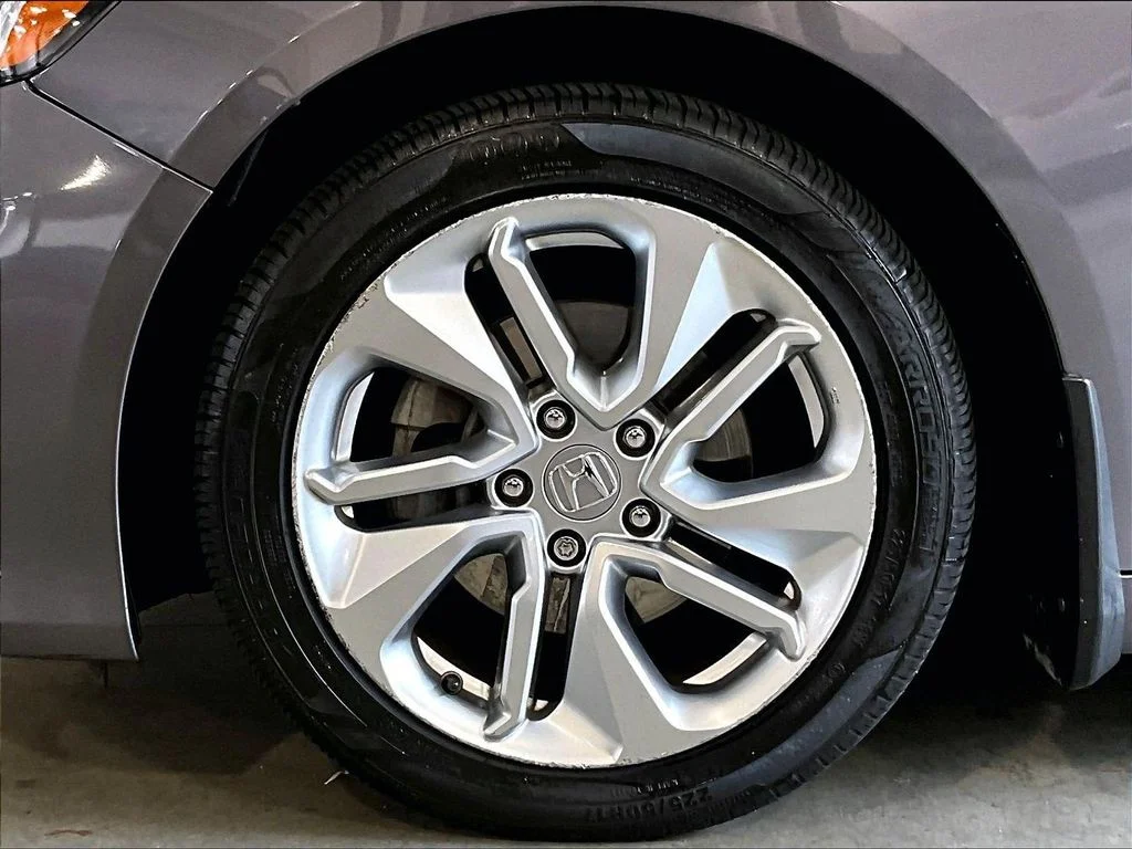 Used 2018 Gray Honda LX image 7