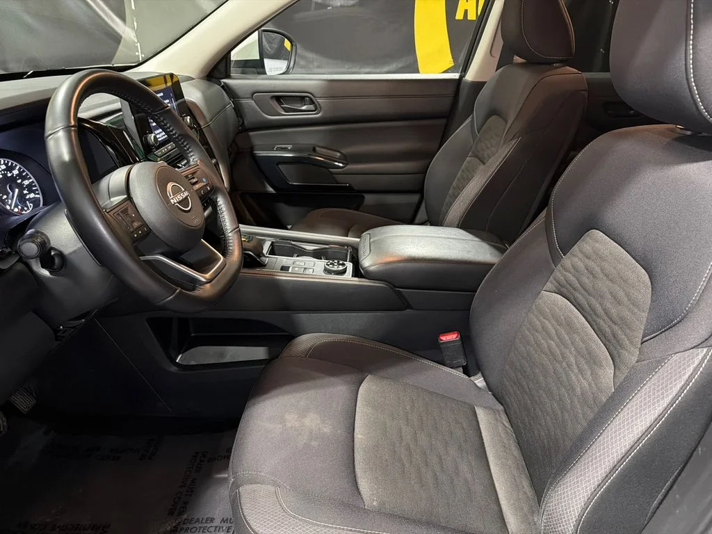 Used 2025 Glacier White Nissan SV image 12