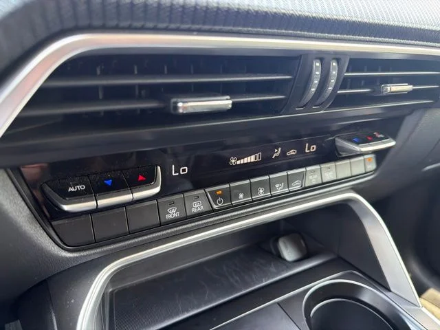 Used 2025 White Mazda 3.3 Turbo Select image 18