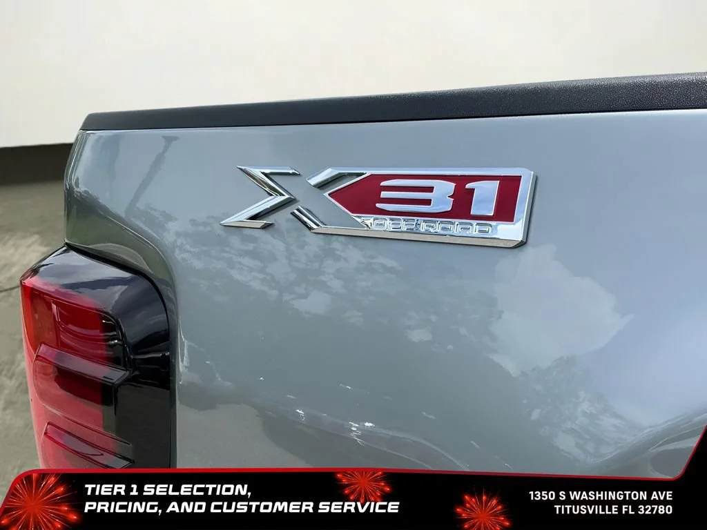 New 2026 Sterling Metallic GMC SLT image 39