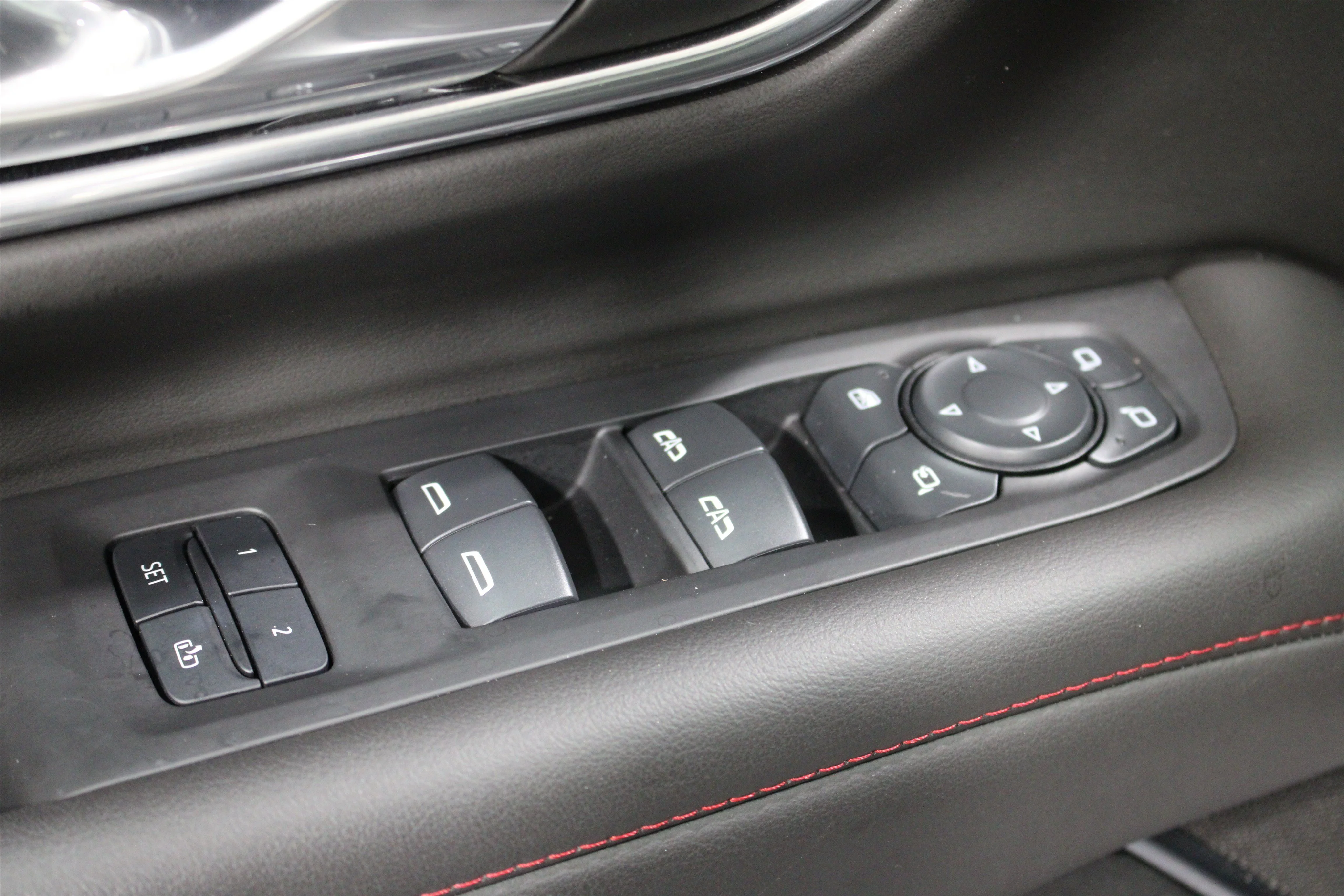 2024 Chevrolet Suburban RST - Photo 7