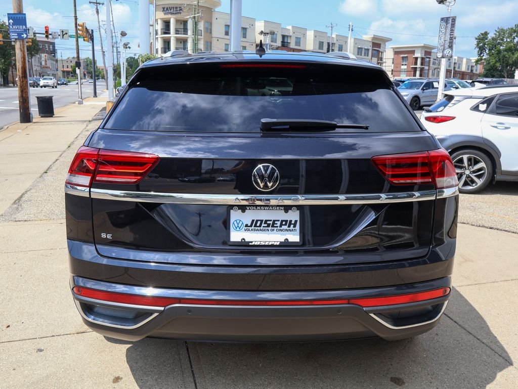 Certified Used 2020 Black Volkswagen 2.0T SE w/Technology image 4