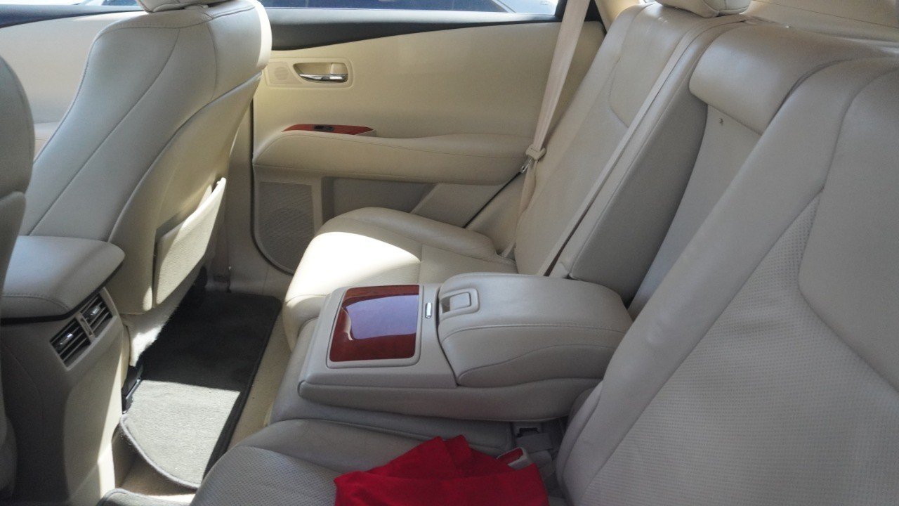 Used 2012 Beige Lexus  image 10