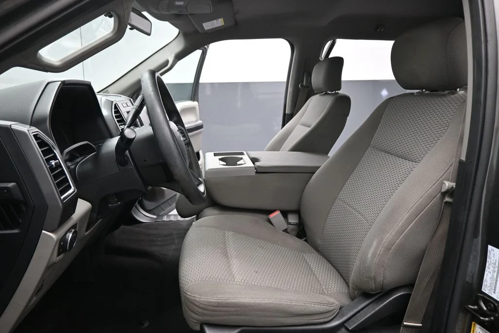 Used 2017 Gray Ford XLT image 9