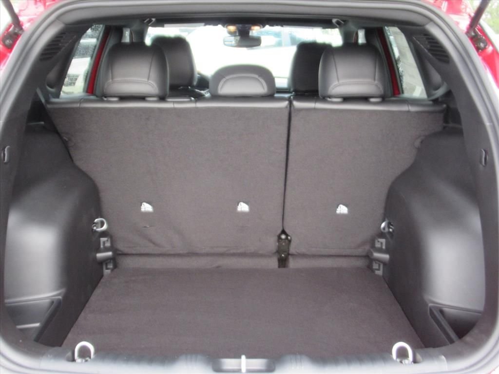 New 2026 Red Hot Pearlcoat Jeep Latitude Altitude image 28