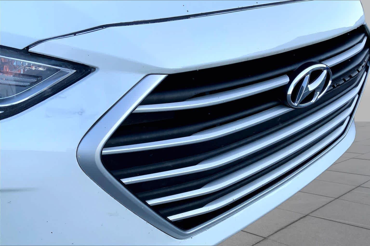 Used 2018 Quartz White Pearl Hyundai SEL image 28