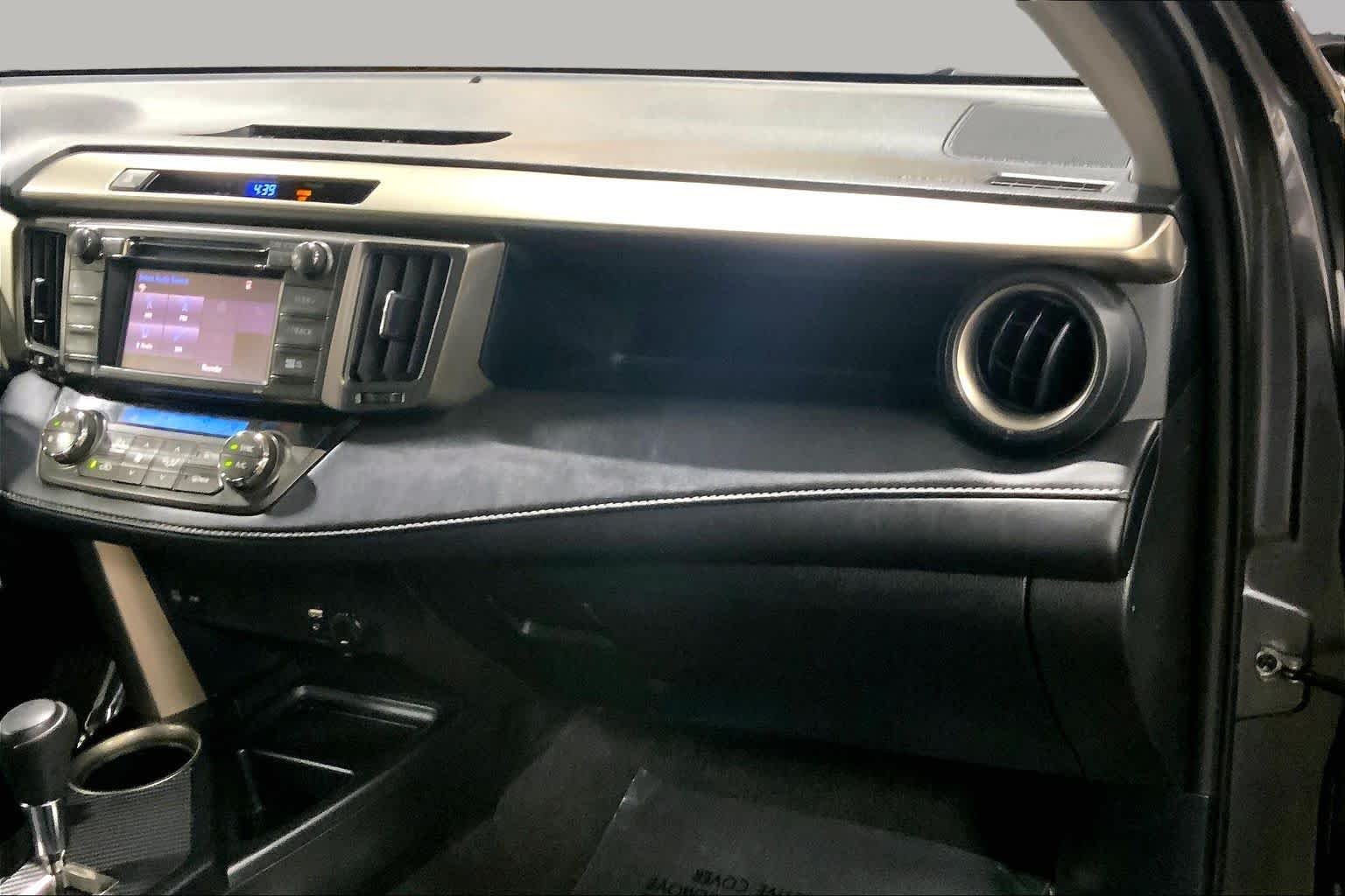 Used 2014 Magnetic Gray Metallic Toyota XLE image 19