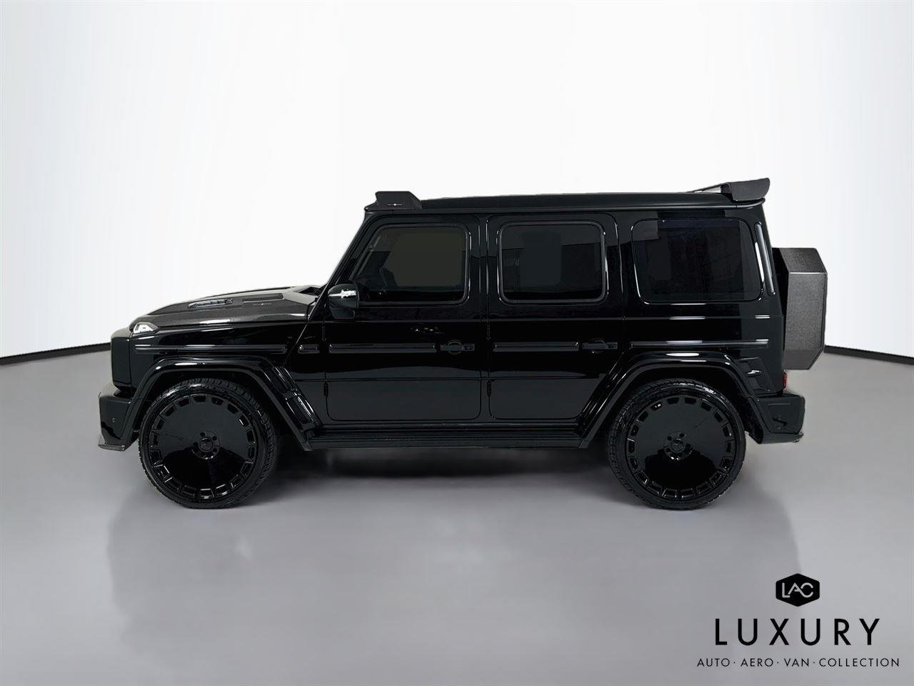 Used 2021 Black Mercedes-Benz G 550 | Carbon Widebody | Giovanna Wheels | Starlight Roof image 9
