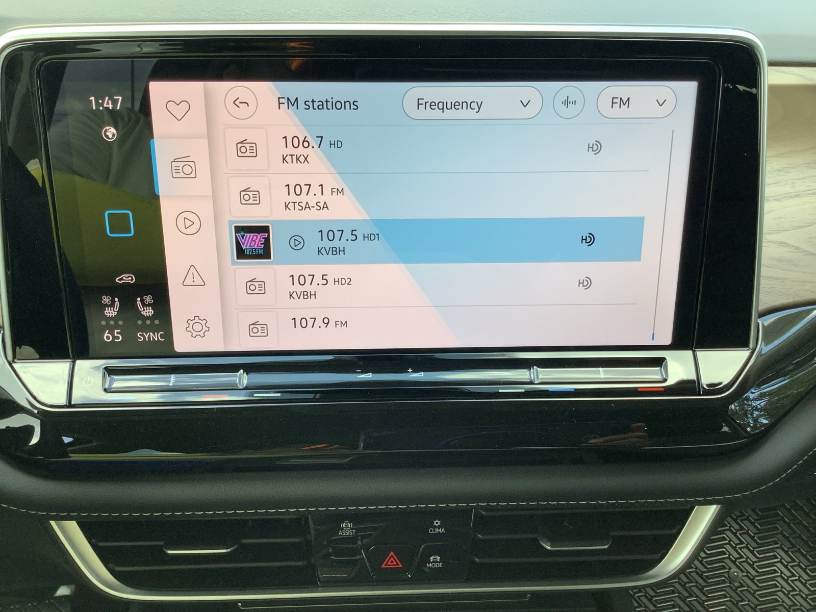 New 2026 SILVER MIST Volkswagen 2.0T SE image 17