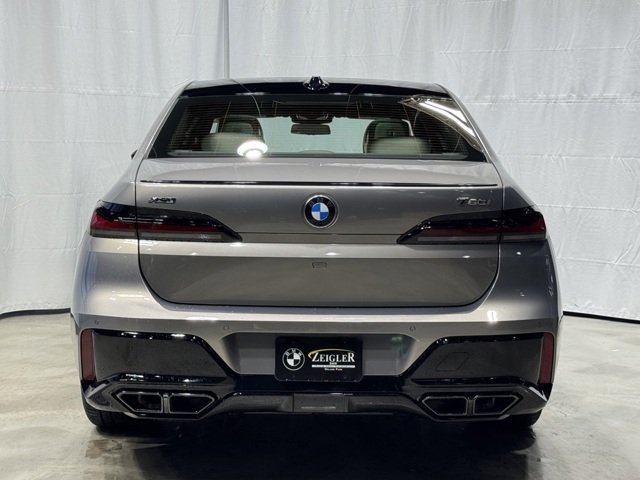 New 2026 Oxide Grey Metallic BMW 760i xDrive image 5