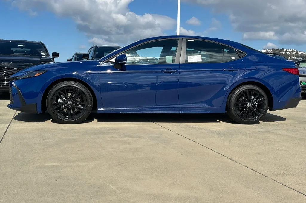 New 2026 Reservoir Blue Toyota  SE image 7