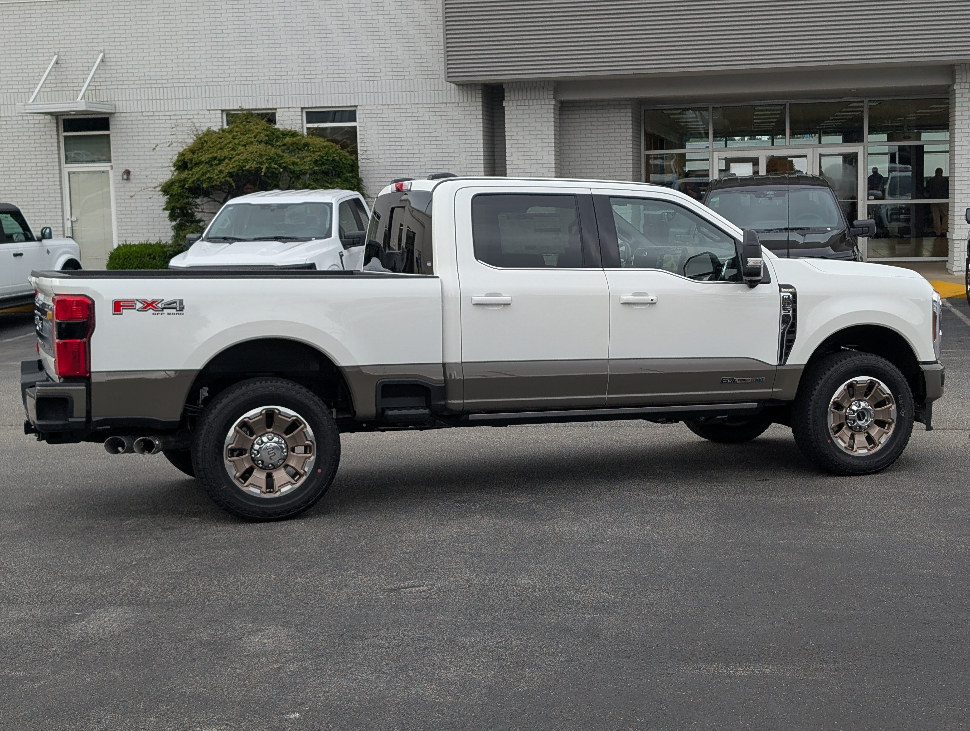 New 2026 Star White Metallic Tri-Coat FORD F-250® King Ranch® image 8