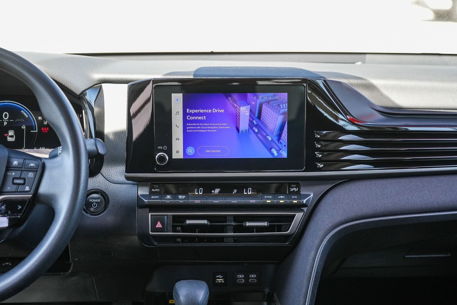 2025 Toyota Camry LE - Photo 13