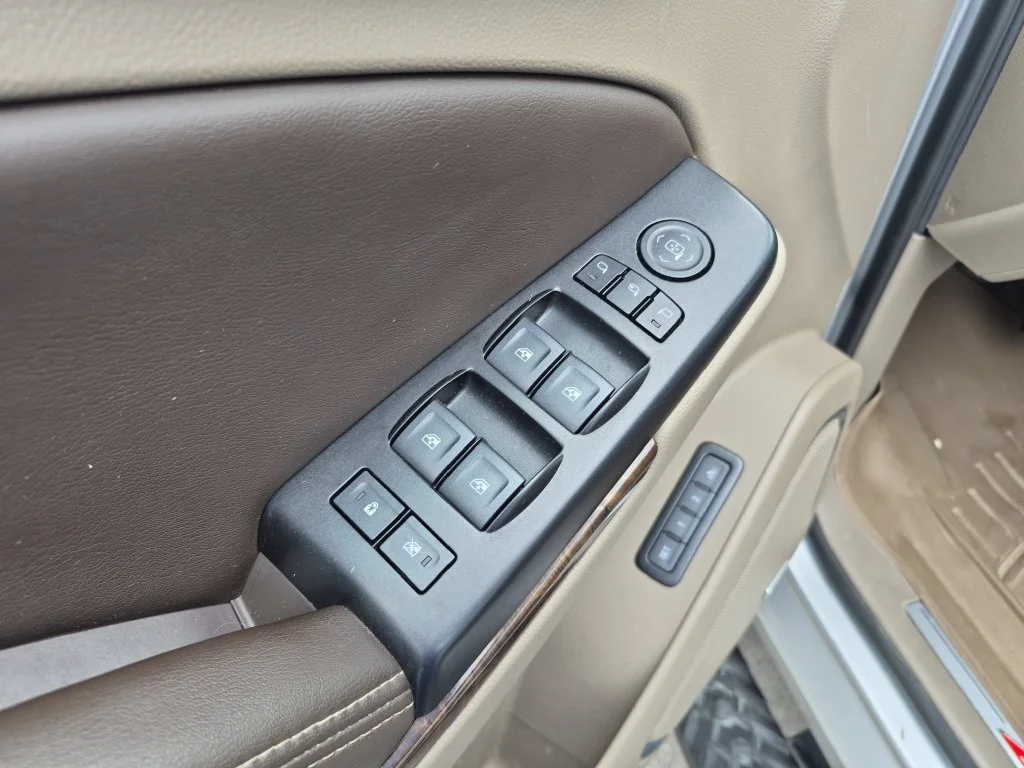 Used 2018 Silver Chevrolet LT image 16
