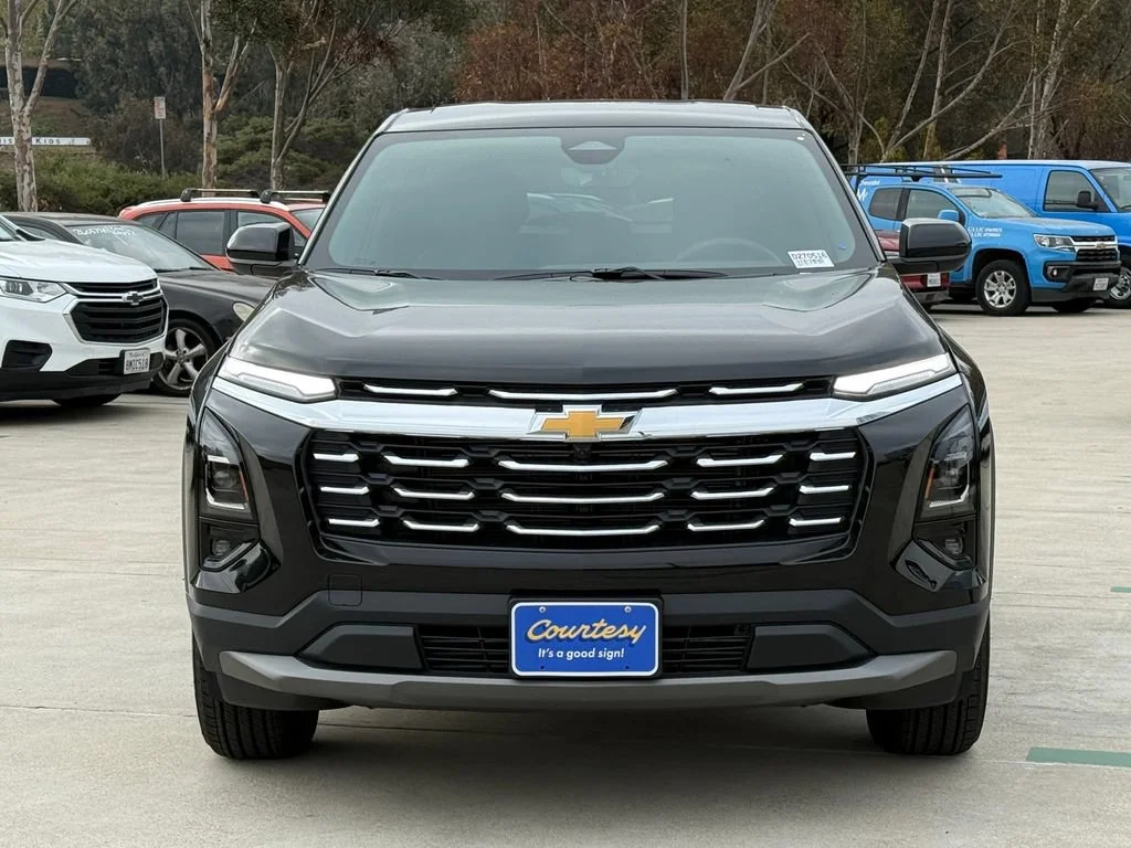 New 2027 Mosaic Black Metallic Chevrolet LT image 4