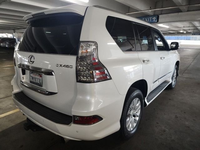 Used 2016  Lexus 460 image 2