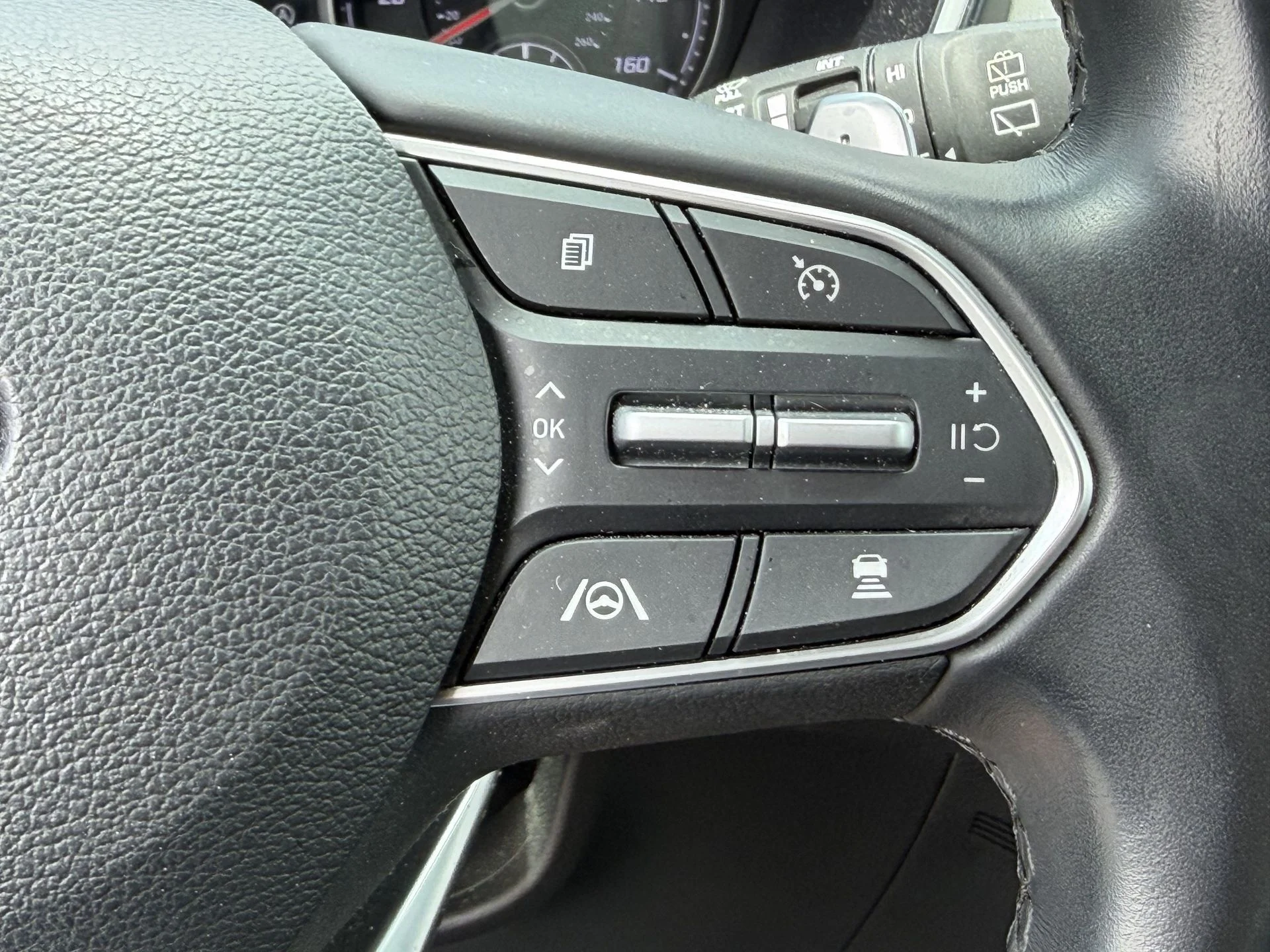 Used 2023 Shimmering Silver Pearl Hyundai SEL image 9