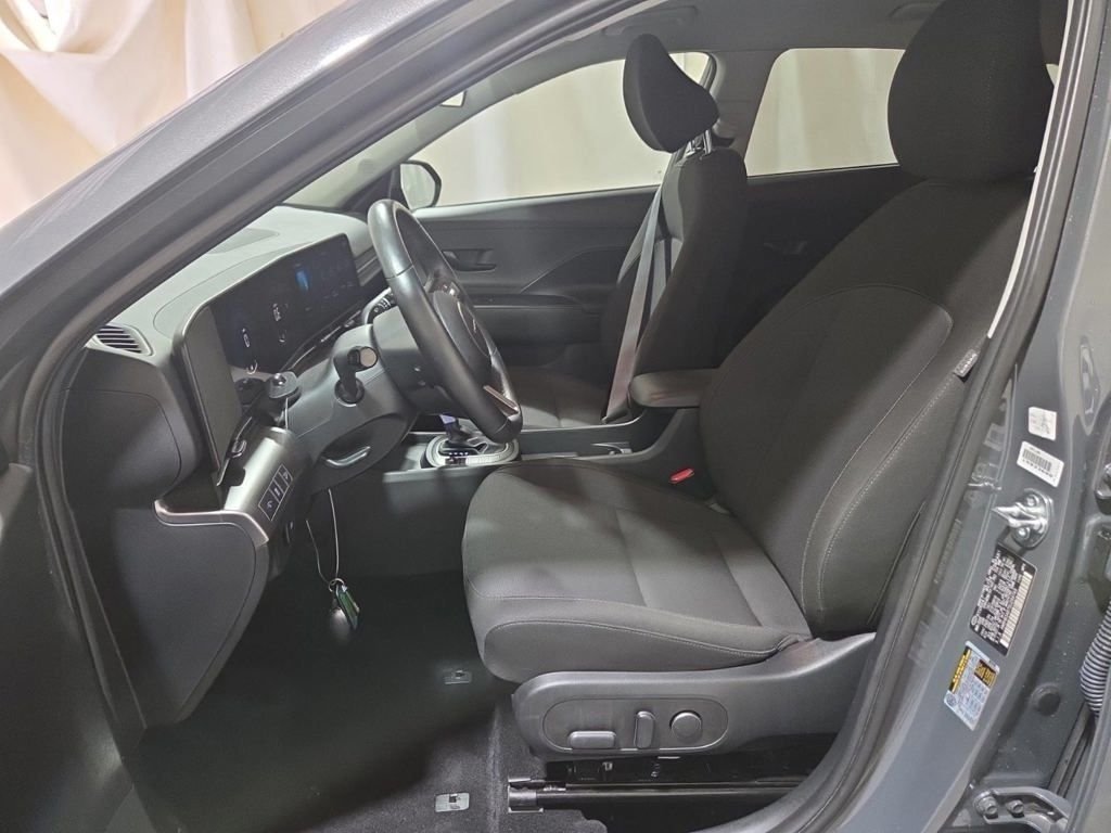 Used 2025 Gray Hyundai SEL image 9
