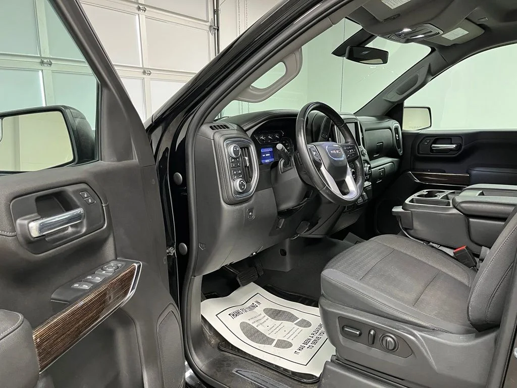 Used 2021 Black GMC Elevation image 20