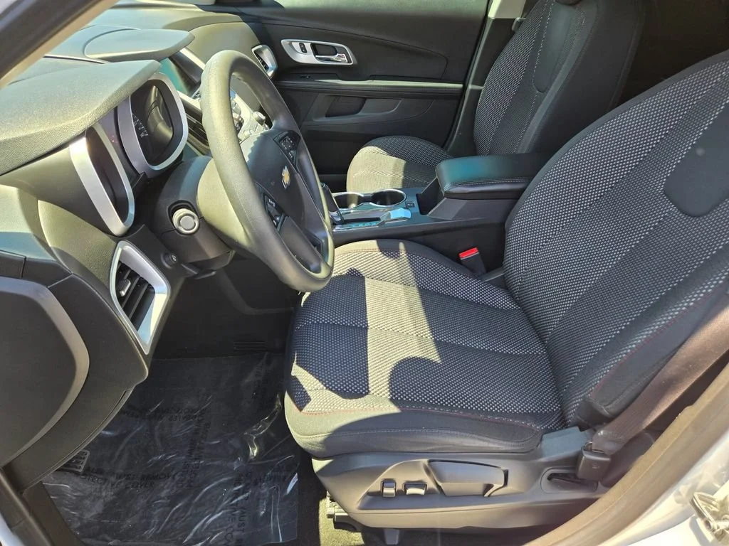Used 2017 SUMMIT WHITE Chevrolet LS image 9