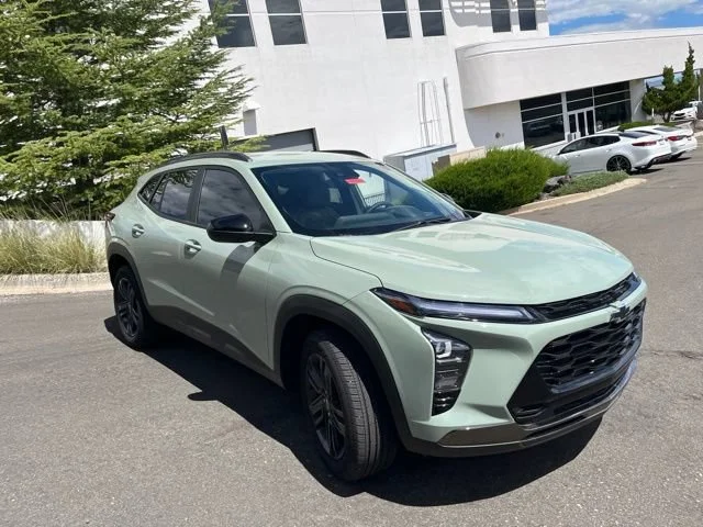 Used 2025 Cacti Green Chevrolet ACTIV image 4