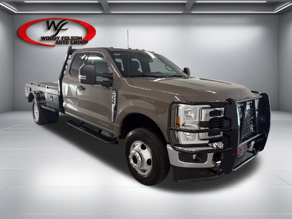 New 2026 Gray Ford XLT image 3