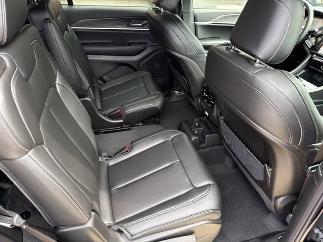 New 2027 Black Jeep Limited image 32