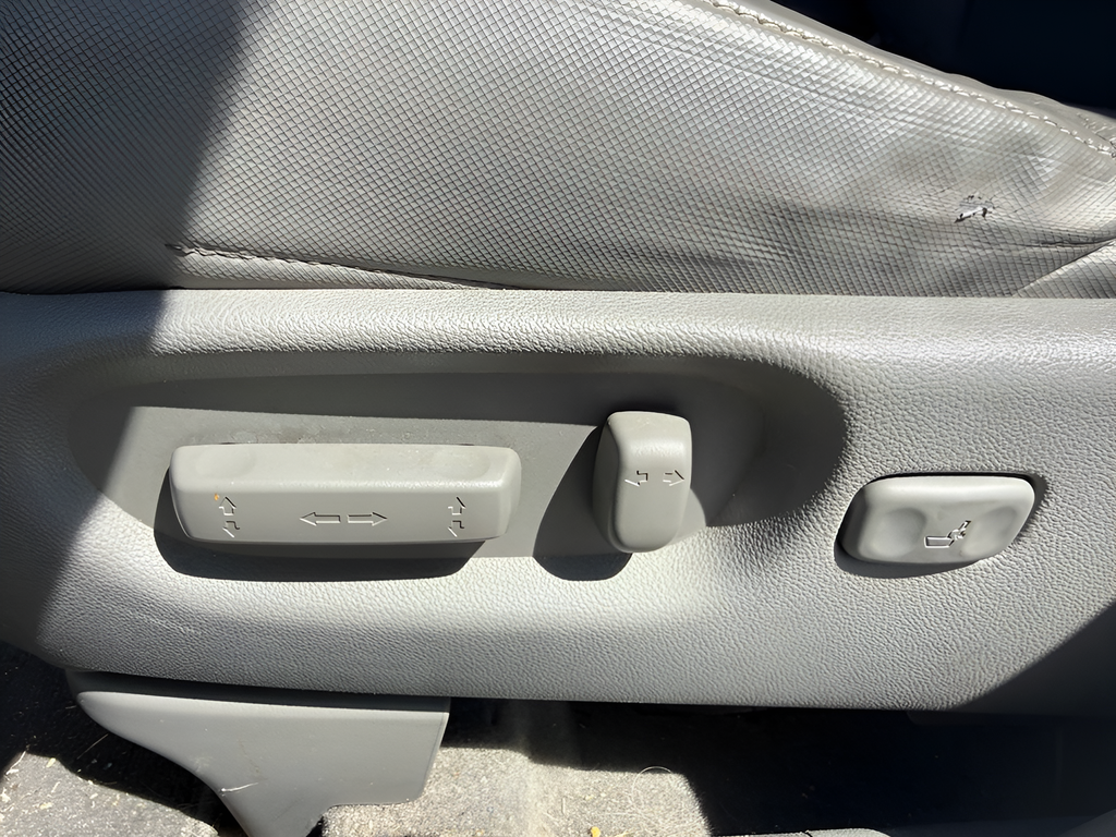 Used 2011 White Honda EX-L image 9