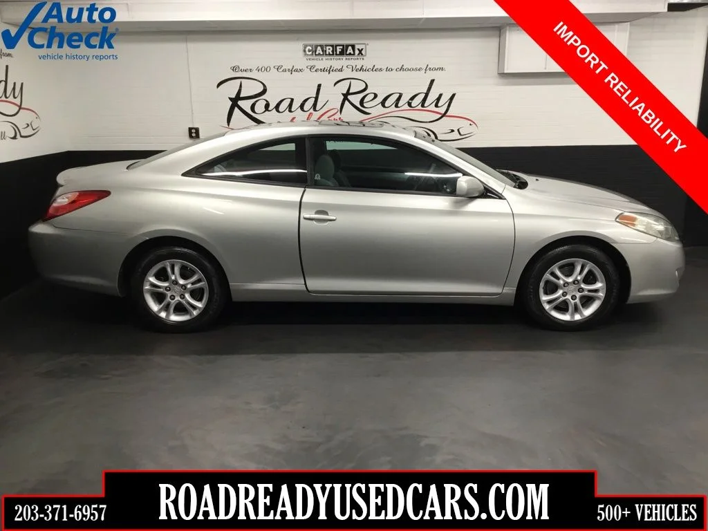 Used 2006 Beige Toyota SE image 1