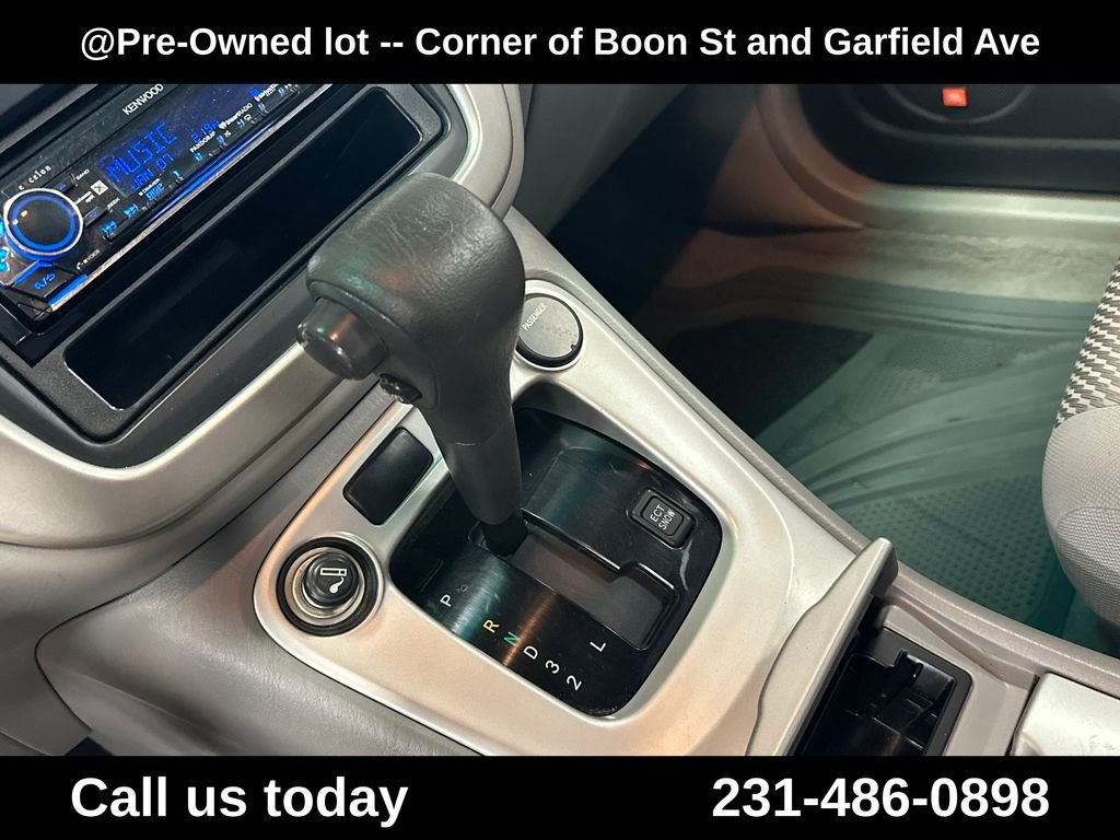 Used 2006  Toyota V6 image 23