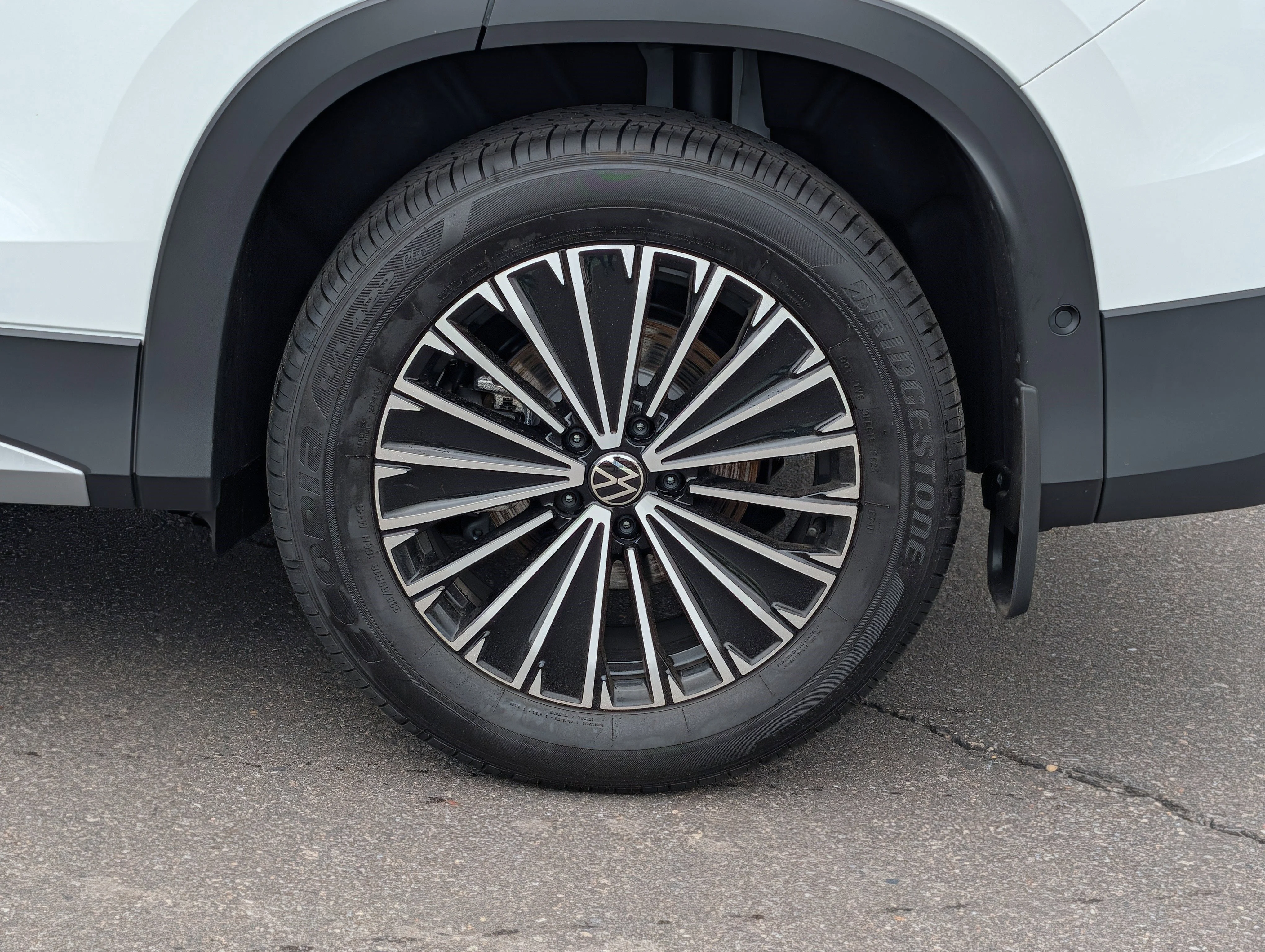 New 2026 Pure White Volkswagen S image 3