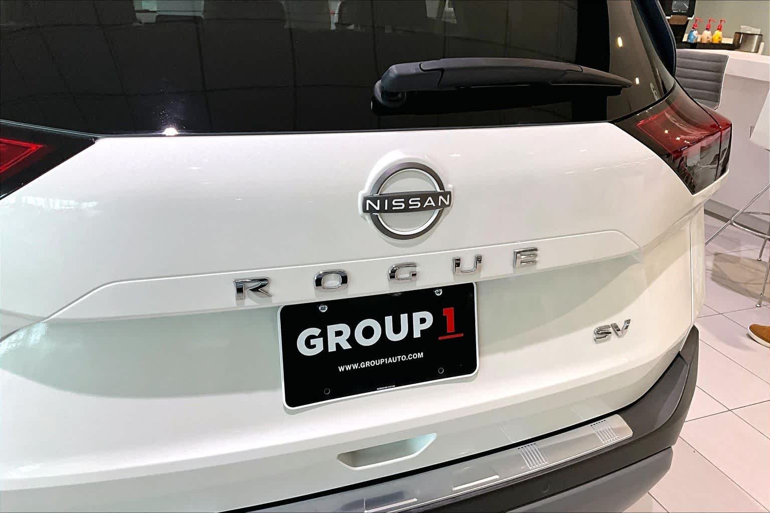 Used 2023 Pearl White Tricoat Nissan SV image 28