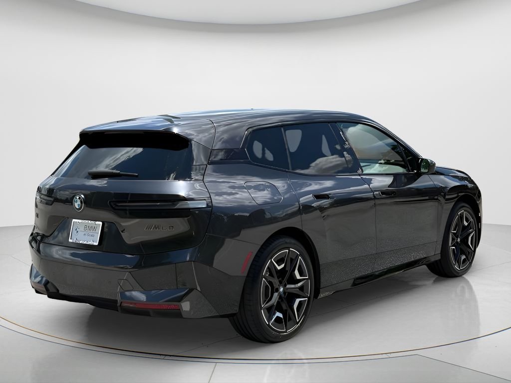 Certified Used 2025 Gray BMW M60 image 5